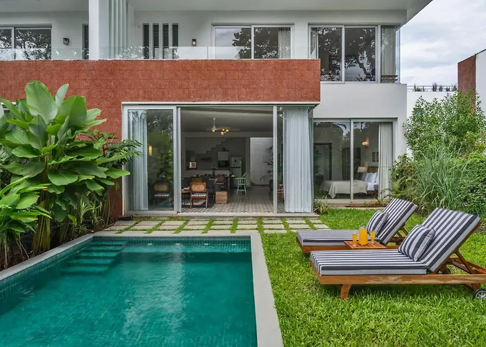 La Dora -3Bhk Contemporary s With Pvt Pool, 5 Mins Walk To Vagator Beach-Caretaker & GardenVilla